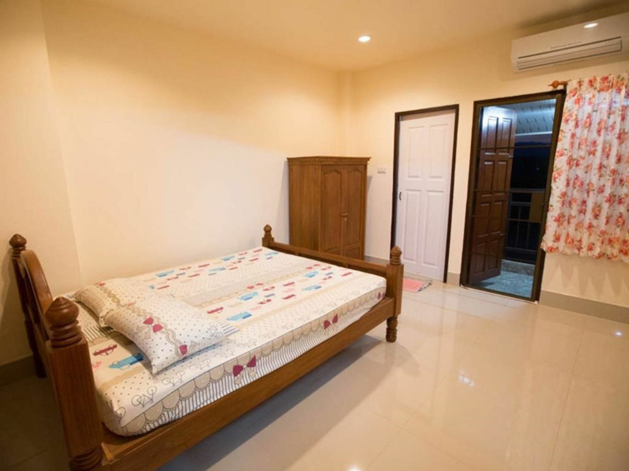 Suriyamanee House Hotel Mae Rim Ngoại thất bức ảnh