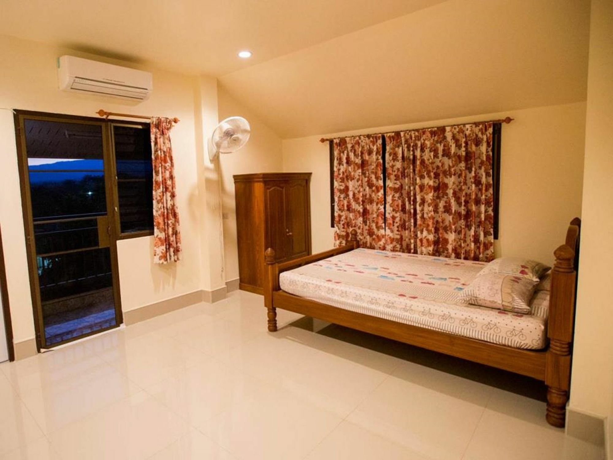 Suriyamanee House Hotel Mae Rim Ngoại thất bức ảnh