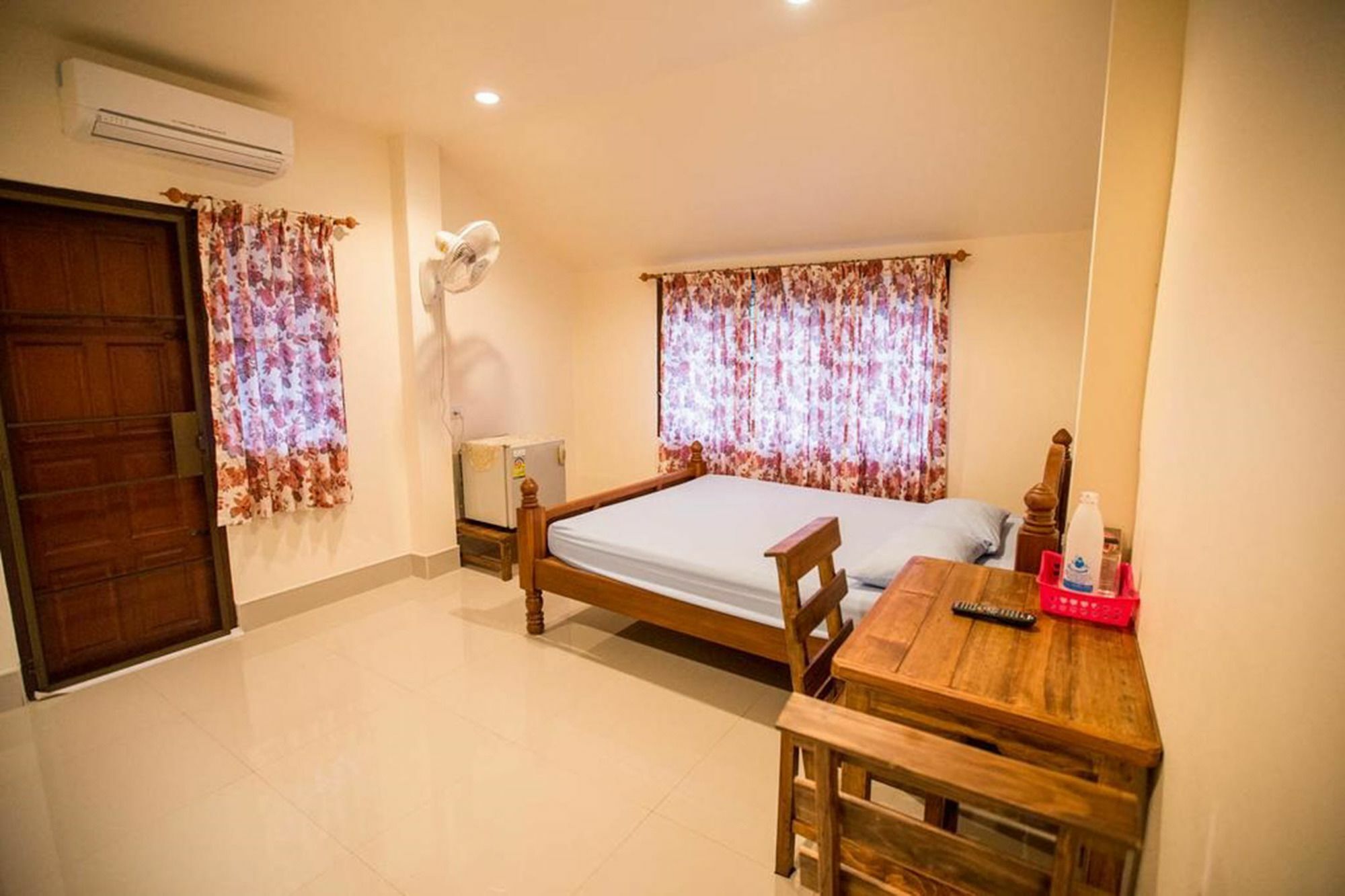 Suriyamanee House Hotel Mae Rim Ngoại thất bức ảnh