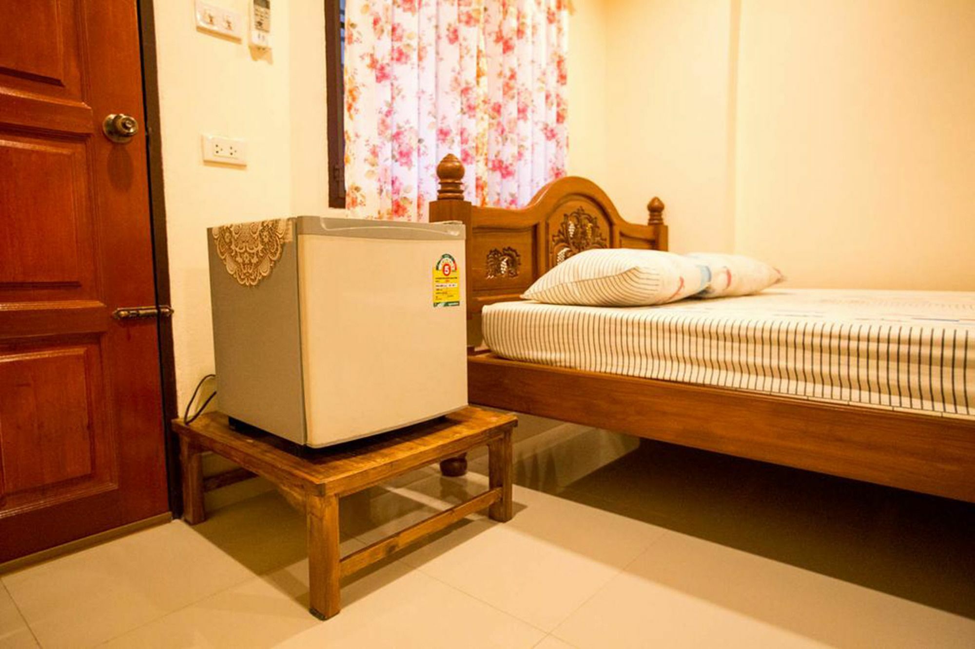 Suriyamanee House Hotel Mae Rim Ngoại thất bức ảnh