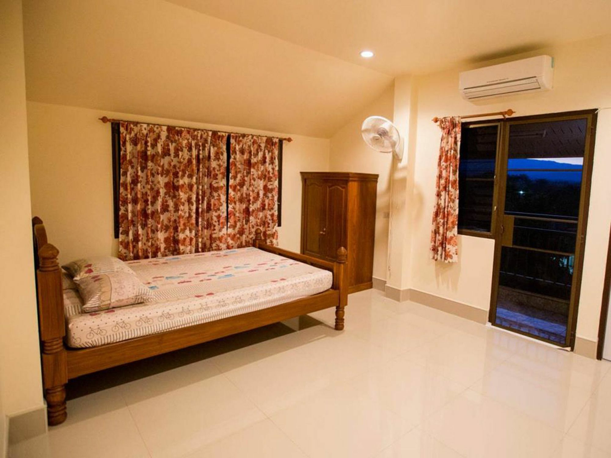 Suriyamanee House Hotel Mae Rim Ngoại thất bức ảnh